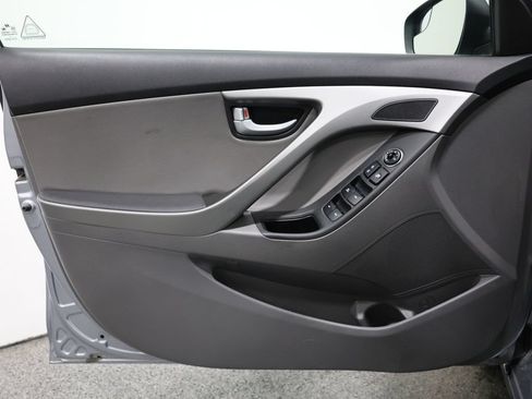 Used 2015 Hyundai Elantra Limited w/ Option Group 05 FWD image 12
