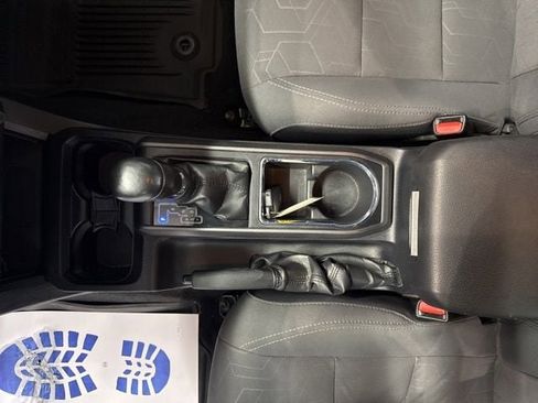 Used 2019 Toyota Tacoma TRD Off-Road w/ Technology Package image 24