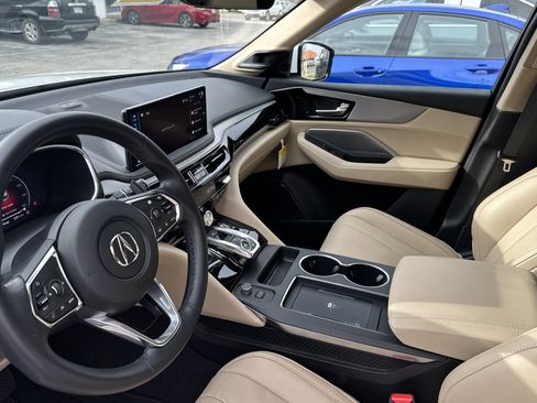 Certified 2025 Acura MDX SH-AWD w/ Technology Package image 8