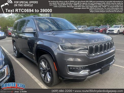 Used 2022 Jeep Wagoneer Series III w/ Premium Group I AWD/4WD image 1