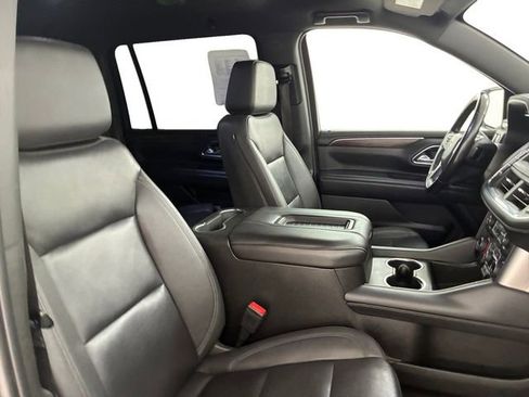 Used 2022 Chevrolet Suburban Z71 image 14