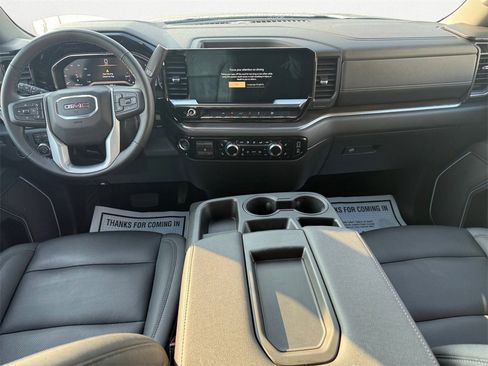 Used 2025 GMC Sierra 1500 SLT image 10