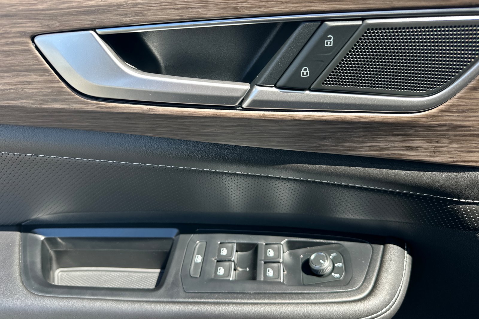 New 2026 Volkswagen Atlas SEL AWD/4WD image 9