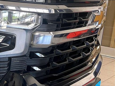Used 2024 Chevrolet Silverado 1500 LT AWD/4WD image 31