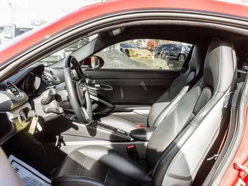 Used 2018 Porsche 718 Cayman Base image 21