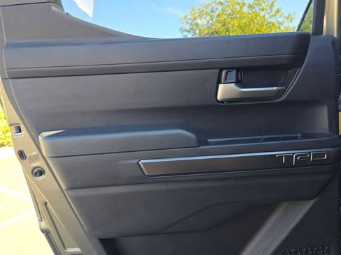 Used 2024 Toyota Tacoma TRD Sport image 16