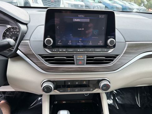 Used 2023 Nissan Altima 2.5 SV image 25