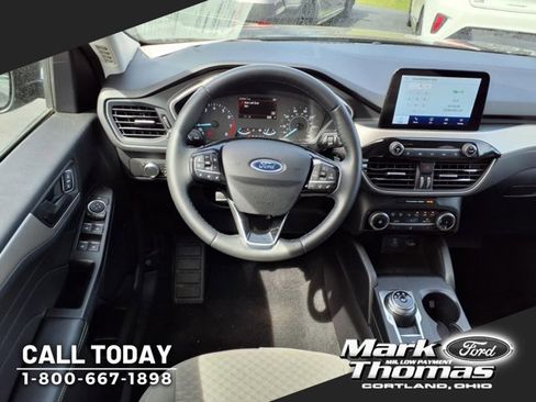 Used 2022 Ford Escape SE w/ Cold Weather Package image 7