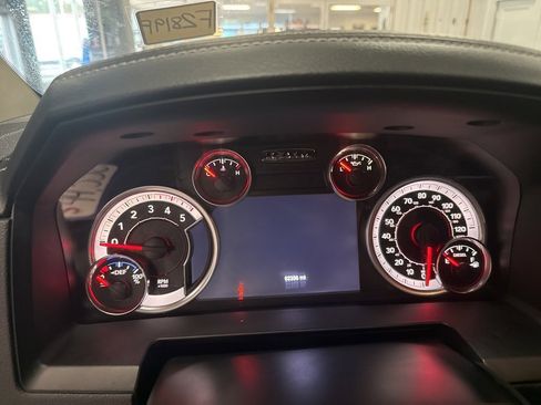 Used 2016 RAM 3500 Laramie image 19