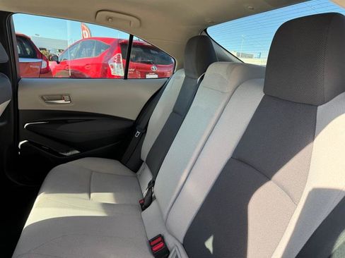 Used 2021 Toyota Corolla L image 6