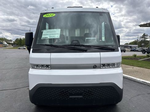 Used 2024 Chevrolet Brightdrop 400 w/ Commercial Equipment Package AWD/4WD image 8