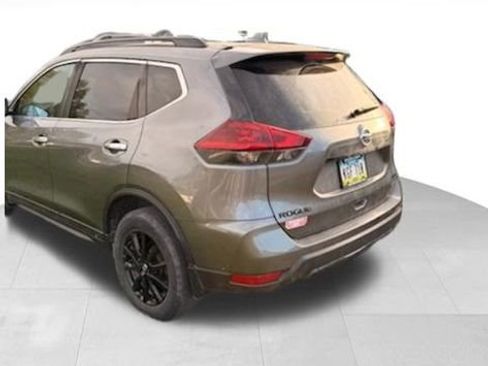 Used 2018 Nissan Rogue SV AWD/4WD image 1