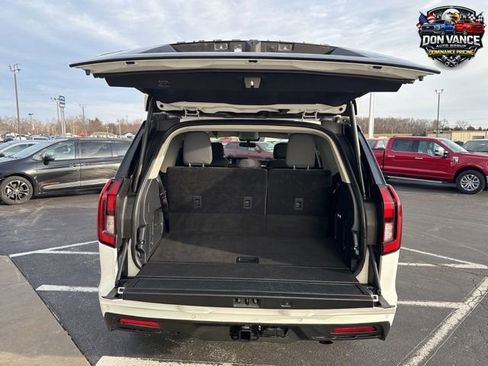 Used 2025 Ford Expedition Active AWD/4WD image 34