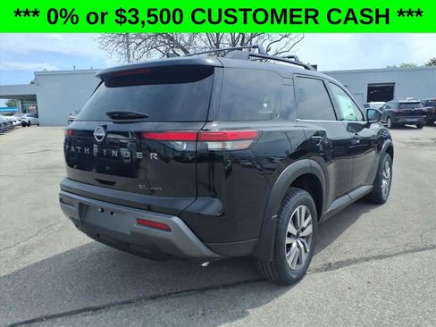 New 2026 Nissan Pathfinder SL AWD/4WD image 8