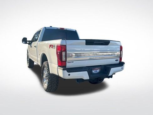Used 2021 Ford F250 Platinum w/ FX4 Off-Road Package AWD/4WD image 3