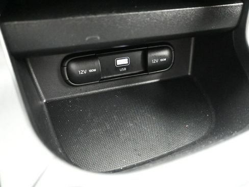 Certified 2025 Kia Seltos LX image 20