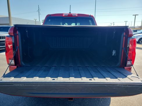 Used 2023 Chevrolet Colorado Z71 image 8