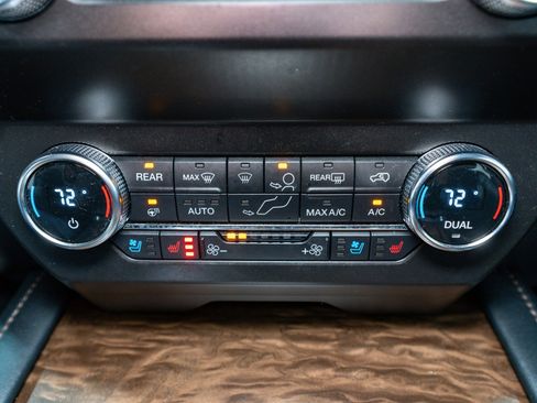 Used 2020 Ford Expedition Platinum image 25