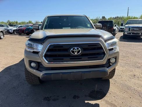 Used 2017 Toyota Tacoma SR5 w/ Tow Package AWD/4WD image 9