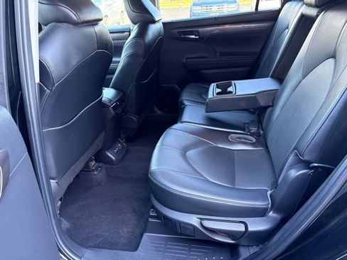 Used 2022 Toyota Highlander Limited image 33