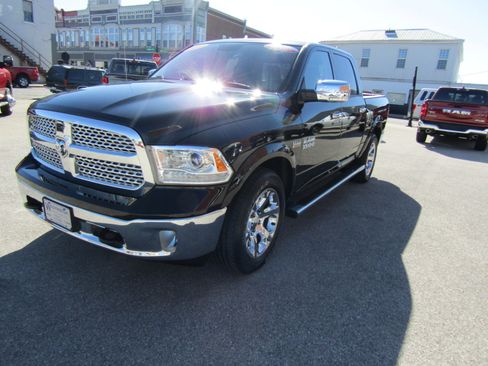 Used 2017 RAM 1500 Laramie image 7