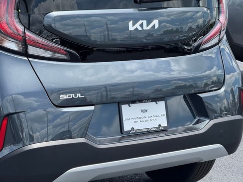 Used 2025 Kia Soul LX FWD image 10