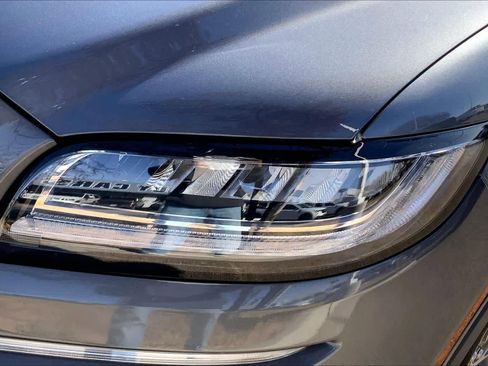 Used 2022 Lincoln Nautilus Reserve image 27