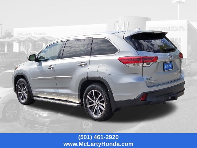 Used 2017 Toyota Highlander XLE AWD/4WD image 3