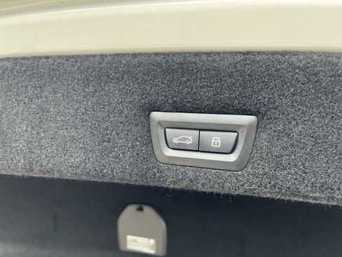 Certified 2025 BMW 740i w/ Premium Package RWD image 35