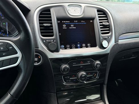 Used 2020 Chrysler 300 Touring w/ Driver Convenience Group RWD image 38