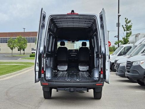 New 2025 Mercedes-Benz Sprinter 2500 image 31