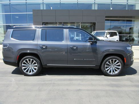 Used 2023 Jeep Grand Wagoneer Series II w/ Premium Group II AWD/4WD image 13