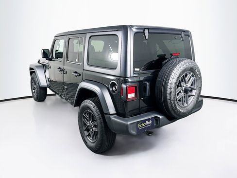 Used 2025 Jeep Wrangler Unlimited Sport AWD/4WD image 5