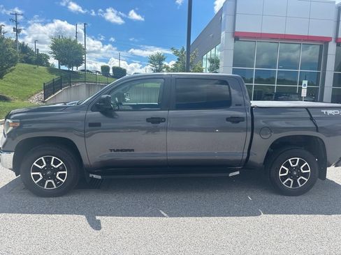 Used 2019 Toyota Tundra SR5 w/ TRD Off Road Package AWD/4WD image 9