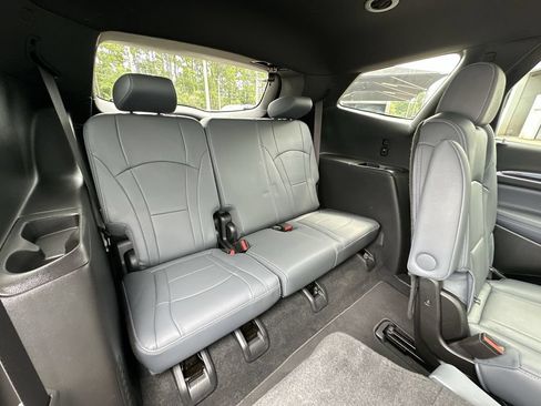 Certified 2024 Buick Enclave Essence FWD image 26