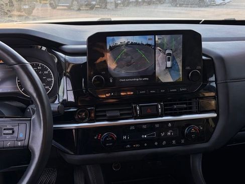 Certified 2025 Nissan Pathfinder SL image 22