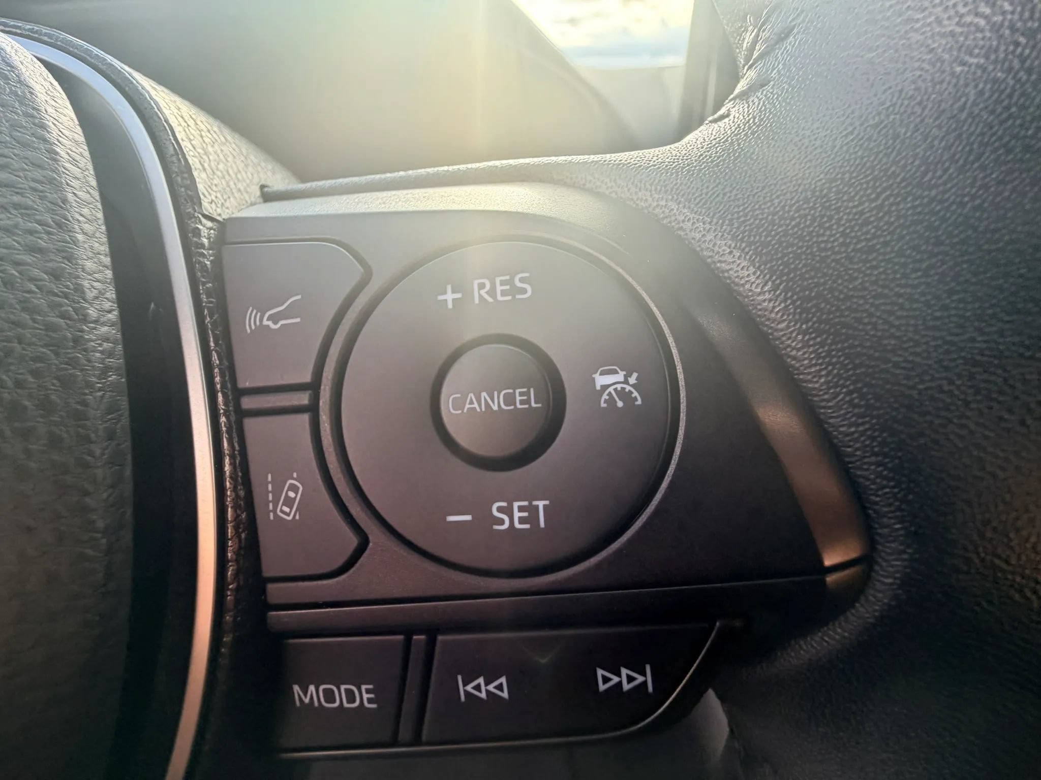 Used 2021 Toyota RAV4 XLE w/ XLE Grade Weather Package AWD/4WD image 12