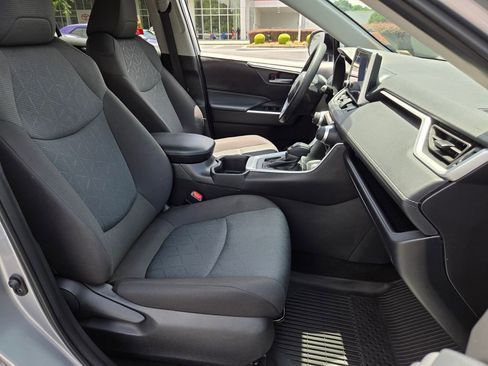 Certified 2025 Toyota RAV4 XLE FWD image 17