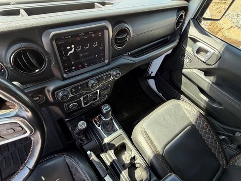 Used 2020 Jeep Wrangler Unlimited Sahara AWD/4WD image 22