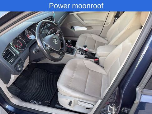 Used 2018 Volkswagen Golf SE image 7