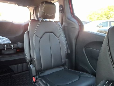 New 2026 Chrysler Voyager LX FWD image 14