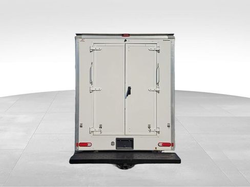 Used 2016 GMC Savana 3500 RWD image 5