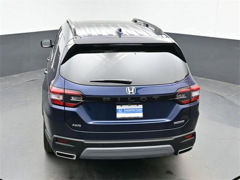 New 2025 Honda Pilot Touring image 29