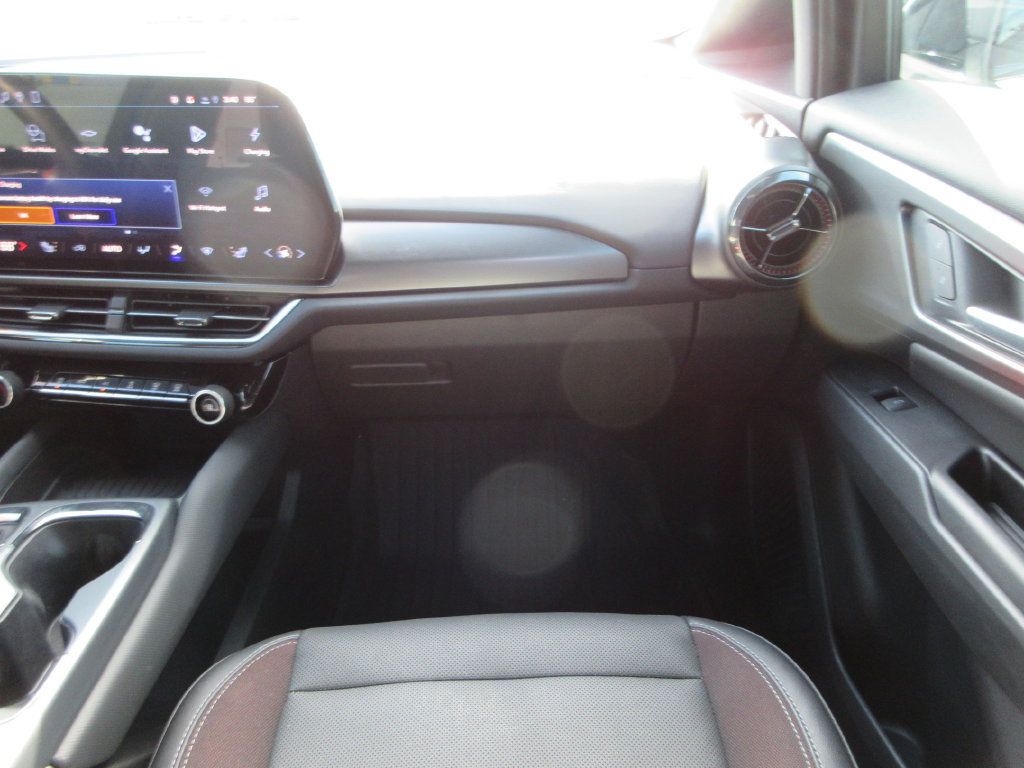 Certified 2024 Chevrolet Equinox EV RS FWD image 17
