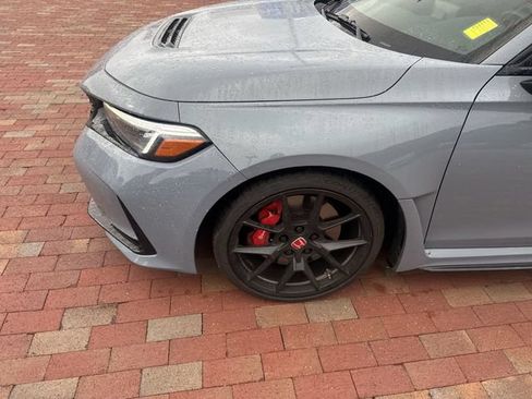 Used 2024 Honda Civic Type R image 2