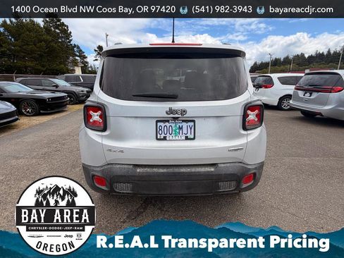 Used 2020 Jeep Cherokee Latitude Plus AWD/4WD image 5