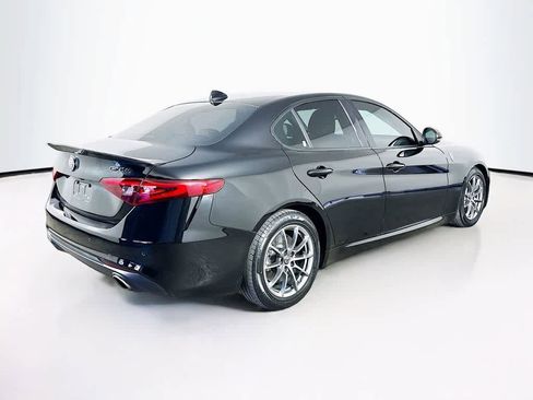 Used 2018 Alfa Romeo Giulia image 25