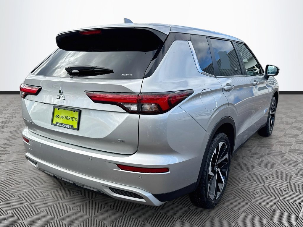 Used 2023 Mitsubishi Outlander SE AWD/4WD image 4