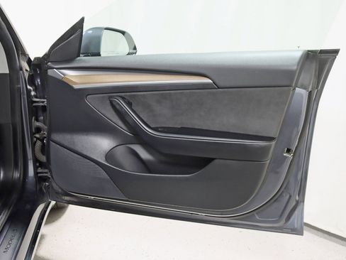 Used 2021 Tesla Model 3 Long Range image 32
