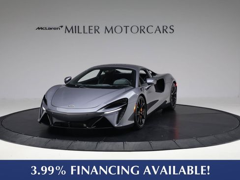 Used 2024 McLaren Artura RWD image 1
